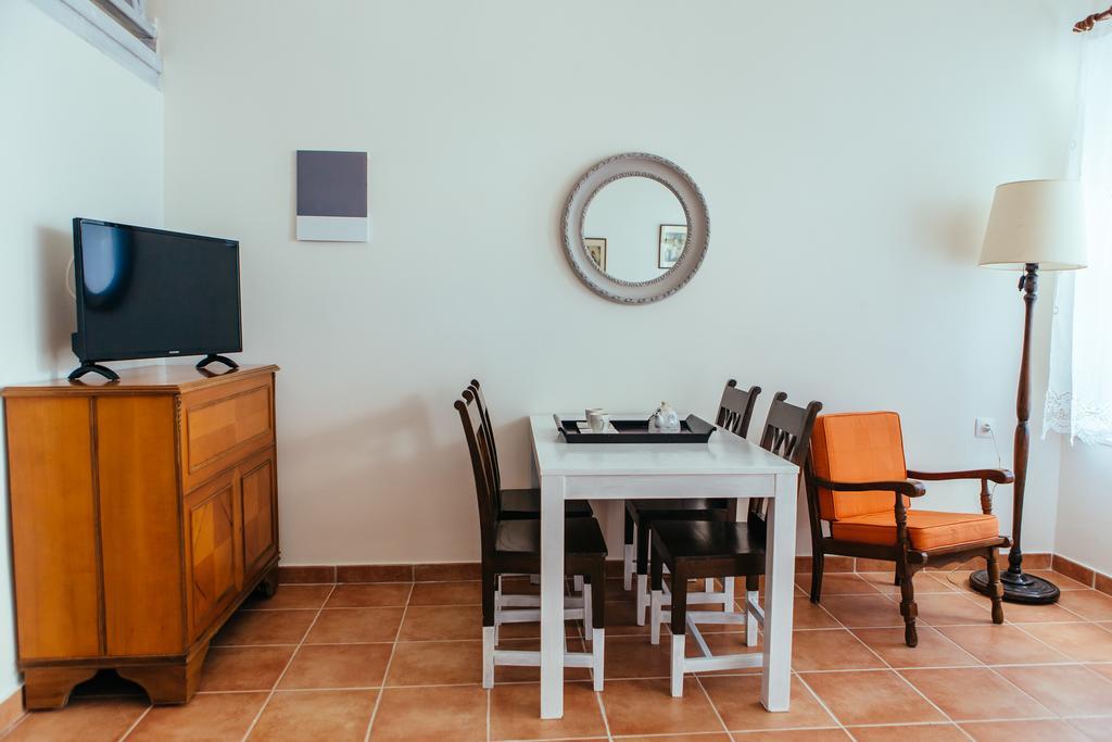 Appartement Day One Fira Mansion Extérieur photo