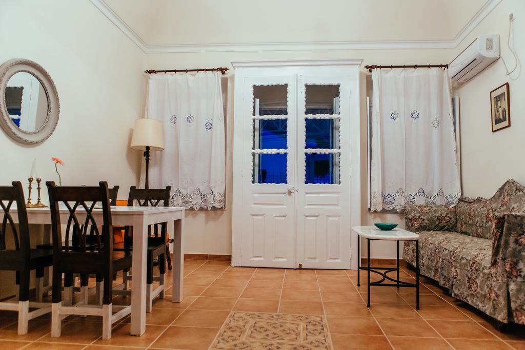 Appartement Day One Fira Mansion Extérieur photo